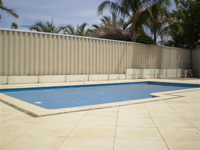 Fence & pool